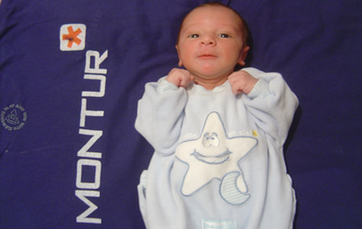 Alberto Llorente, feliz papá