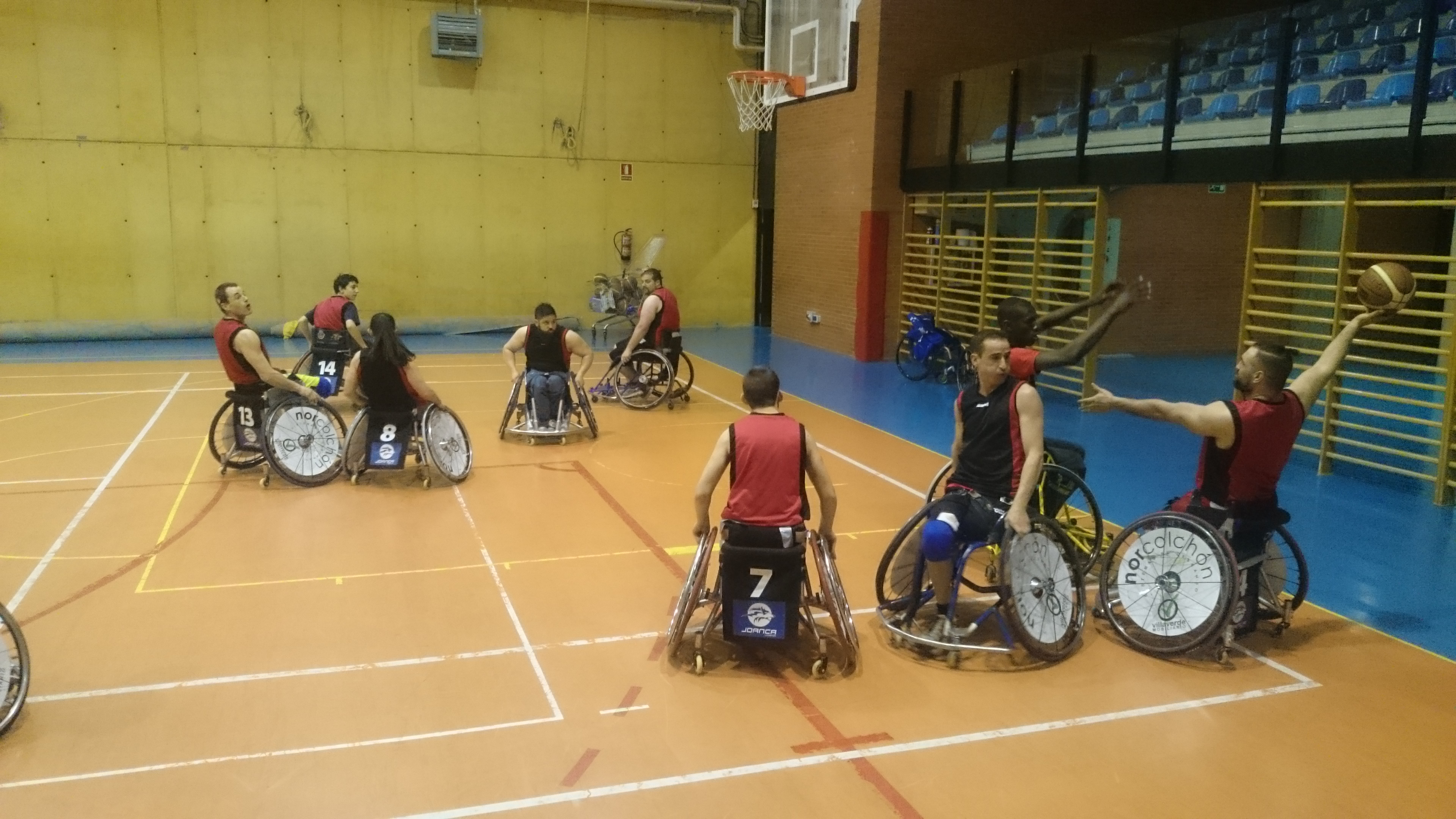 Zuzenak se lleva el partido, Servigest el liderato