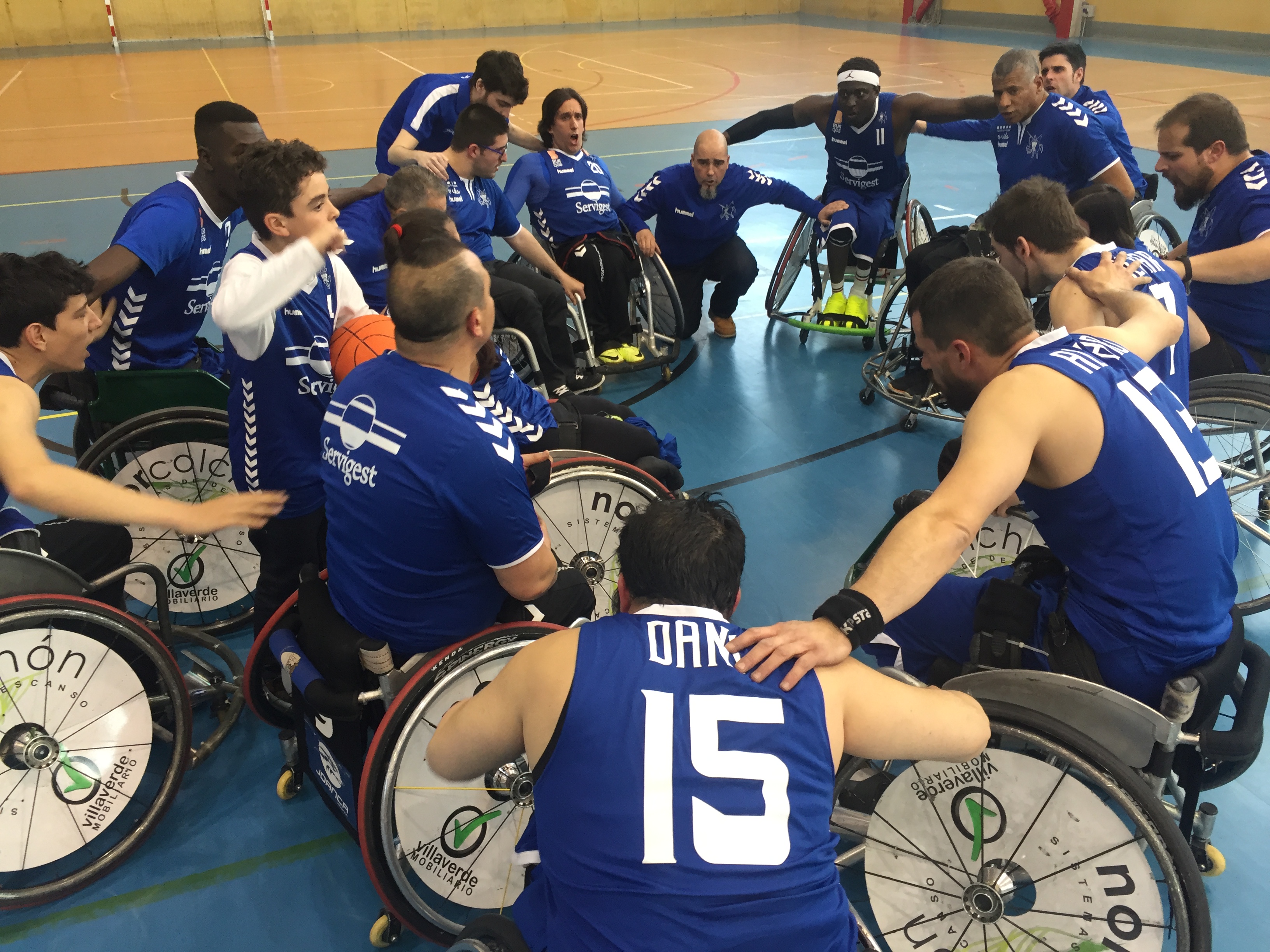 Una fantástica primera parte le da la victoria al Servigest